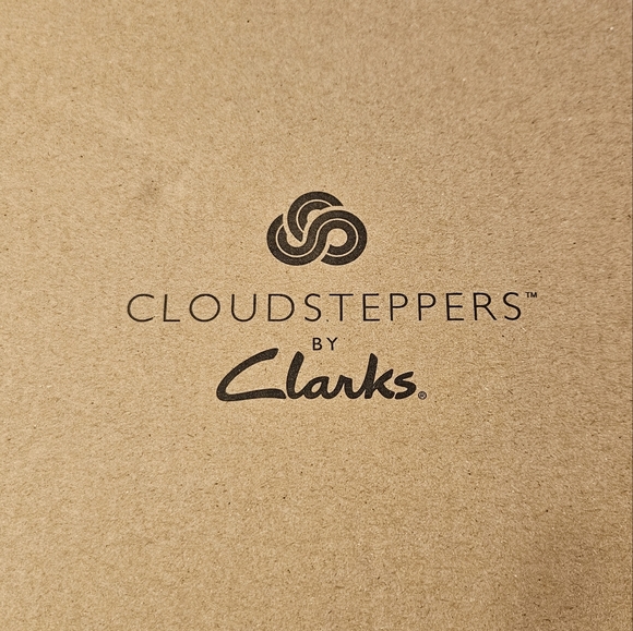 New in box Cloudsteppers by Clarks Nacy Booties - Picture 6 of 6